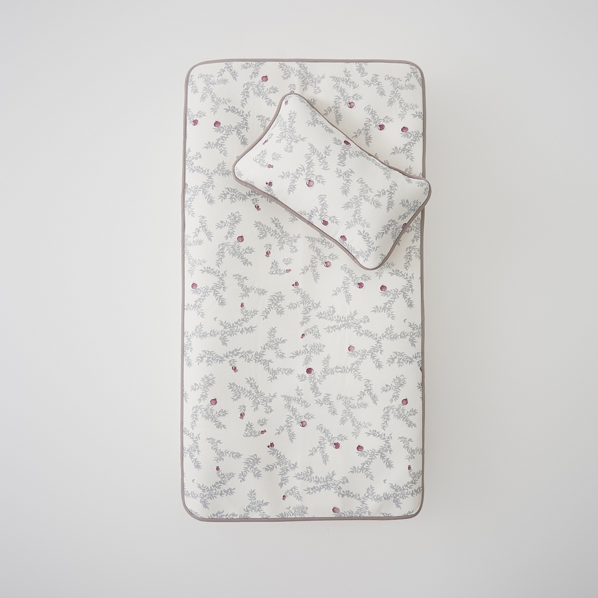 91家纺网 家纺一手货源 找家纺 8小时家纺 2026新款天丝麻10A抗菌养生凉席席子凉席-儿童款 石榴