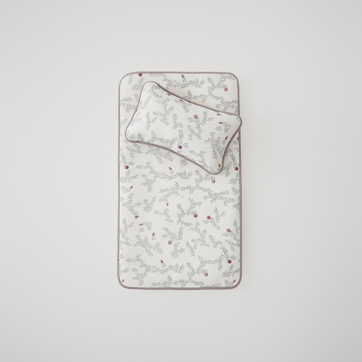 91家纺网 家纺一手货源 找家纺 8小时家纺 2026新款天丝麻10A抗菌养生凉席席子凉席-儿童款 石榴