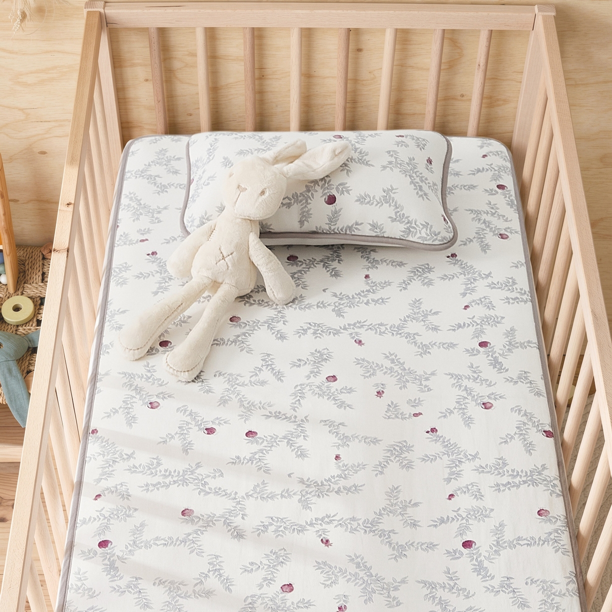 91家纺网 家纺一手货源 找家纺 8小时家纺 2026新款天丝麻10A抗菌养生凉席席子凉席-儿童款 石榴