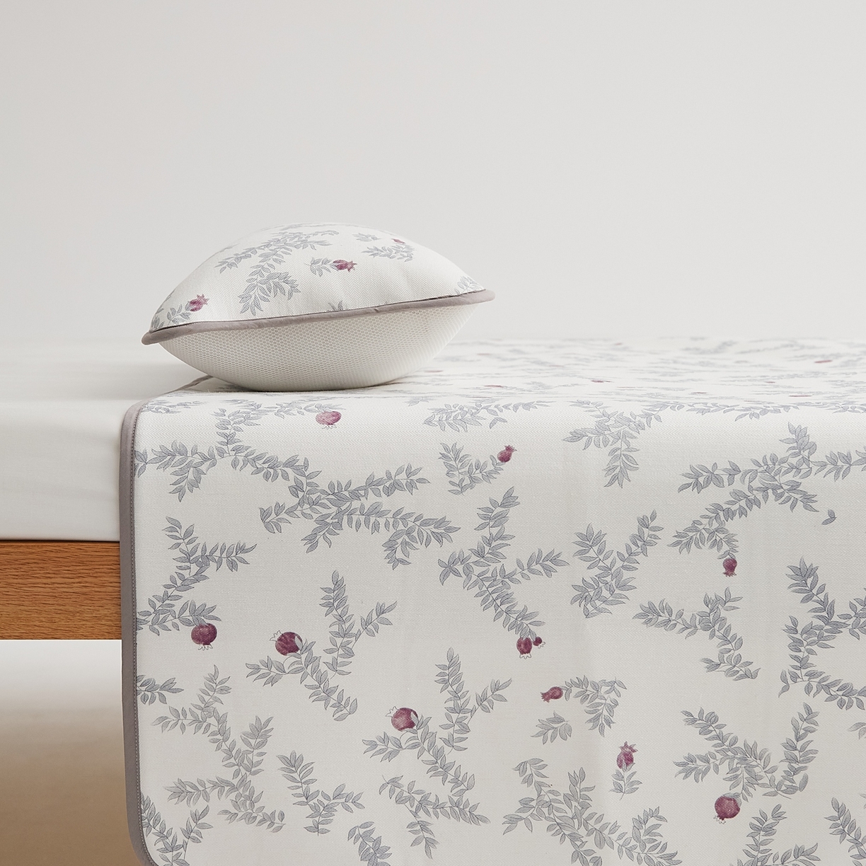 91家纺网 家纺一手货源 找家纺 8小时家纺 2026新款天丝麻10A抗菌养生凉席席子凉席-儿童款 石榴