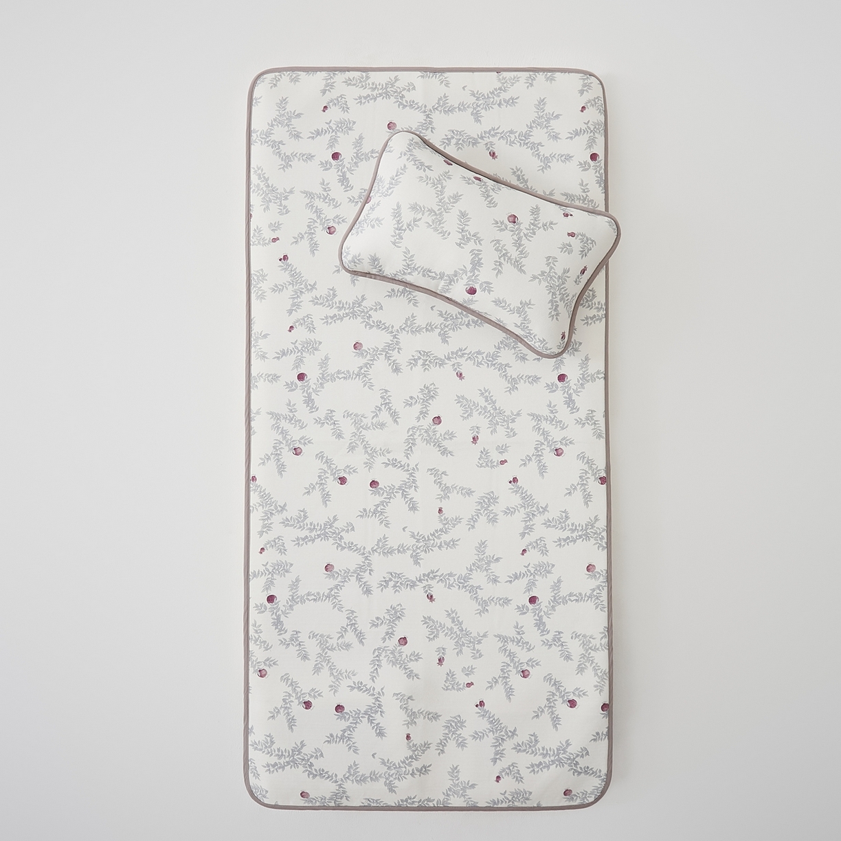 91家纺网 家纺一手货源 找家纺 8小时家纺 2026新款天丝麻10A抗菌养生凉席席子凉席-儿童款 石榴