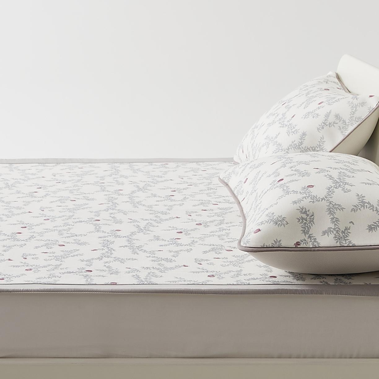 91家纺网 家纺一手货源 找家纺 8小时家纺 2026新款天丝麻10A抗菌养生凉席席子凉席-床垫款 石榴