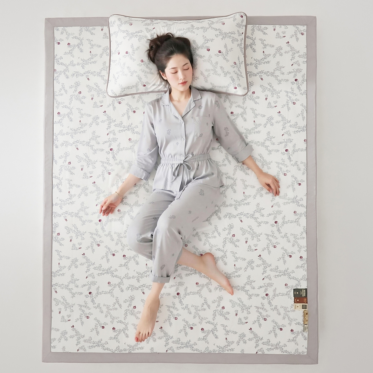 91家纺网 家纺一手货源 找家纺 8小时家纺 2026新款天丝麻10A抗菌养生凉席席子凉席-床垫款 石榴