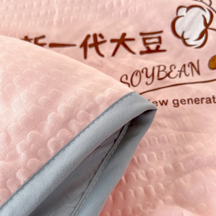 91家纺网 家纺一手货源 找家纺 VIP被业 2026新款新一代大豆泡泡纱夏被水洗棉大豆夏被夏凉被空调被 粉配灰