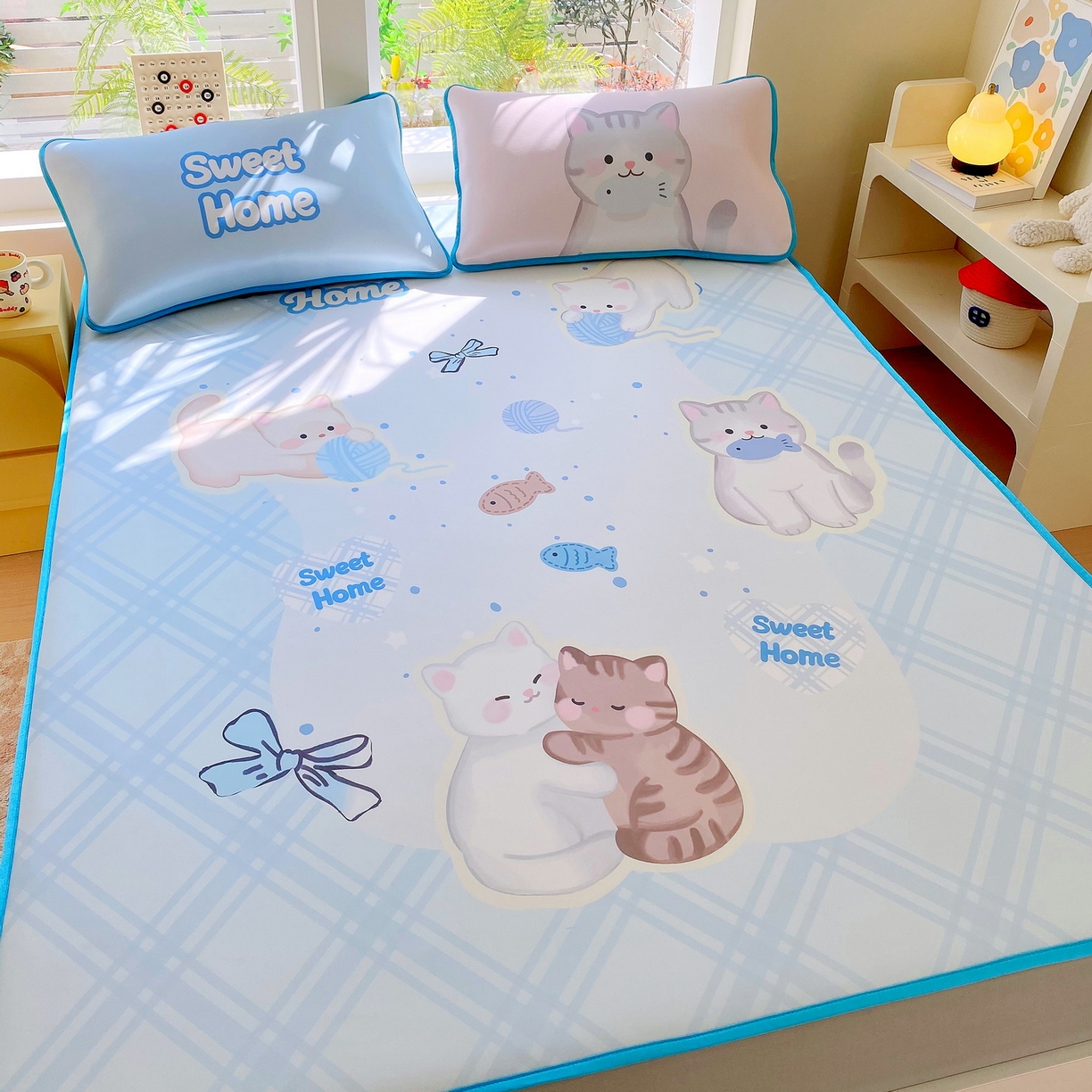 91家纺网 家纺一手货源 找家纺 莱米家纺 2026新款大版小冰皮床笠床席 甜心猫咪床笠