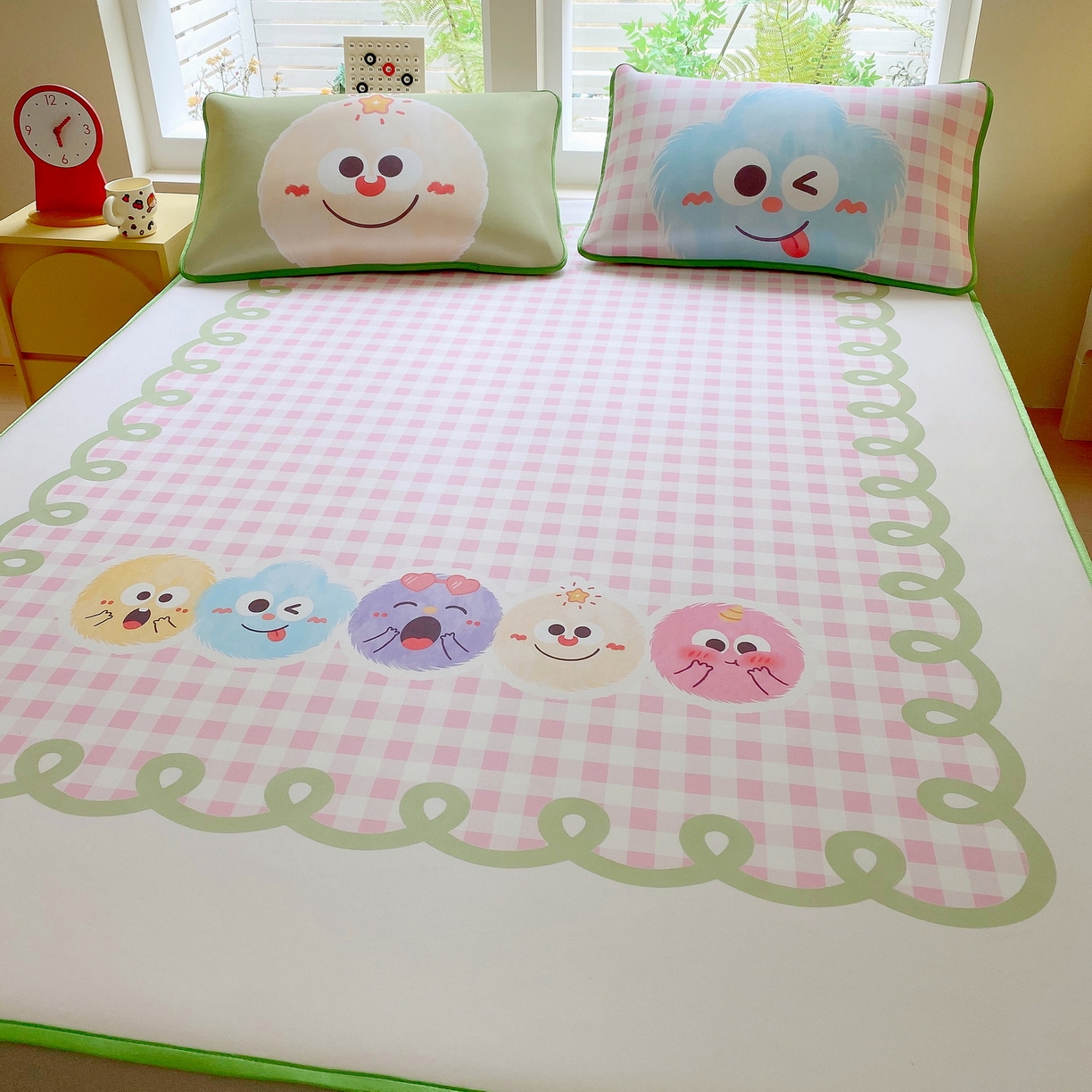 91家纺网 家纺一手货源 找家纺 莱米家纺 2026新款大版小冰皮床笠床席 可爱球球床笠