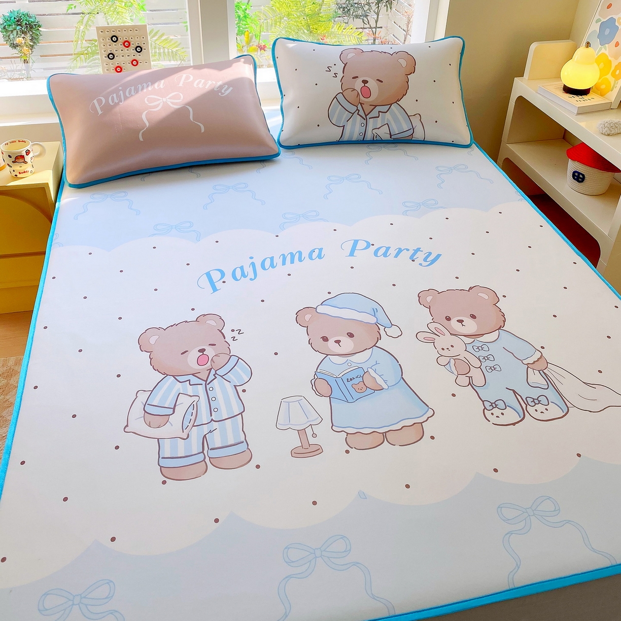 91家纺网 家纺一手货源 找家纺 莱米家纺 2026新款大版小冰皮床笠床席 熊熊派对床笠