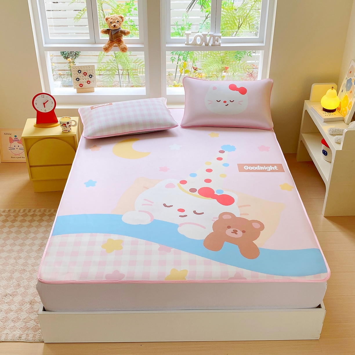 91家纺网 家纺一手货源 找家纺 莱米家纺 2026新款大版小冰皮床笠床席 晚安小猫床席