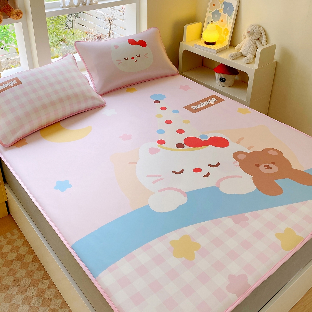 91家纺网 家纺一手货源 找家纺 莱米家纺 2026新款大版小冰皮床笠床席 晚安小猫床笠