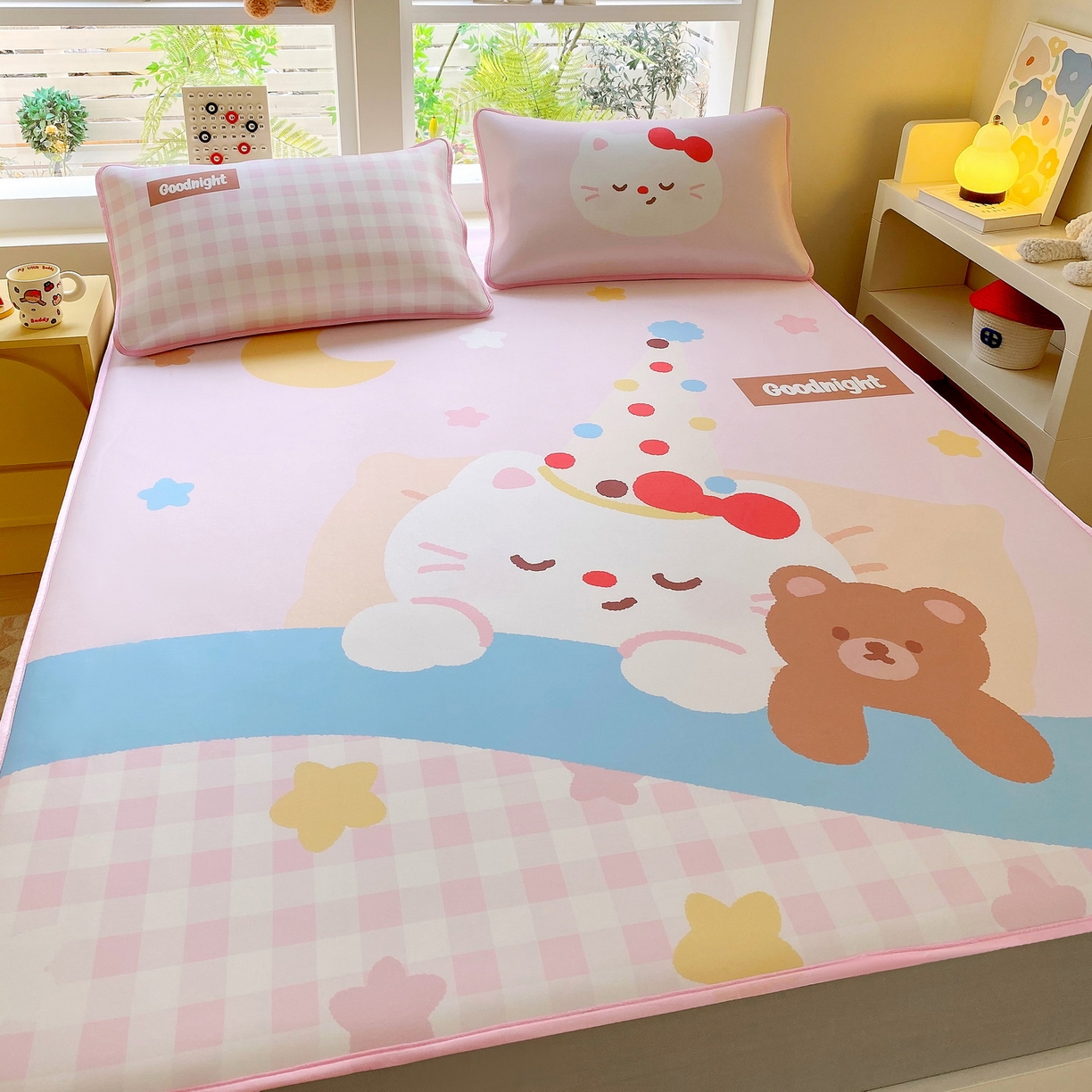 91家纺网 家纺一手货源 找家纺 莱米家纺 2026新款大版小冰皮床笠床席 晚安小猫床笠