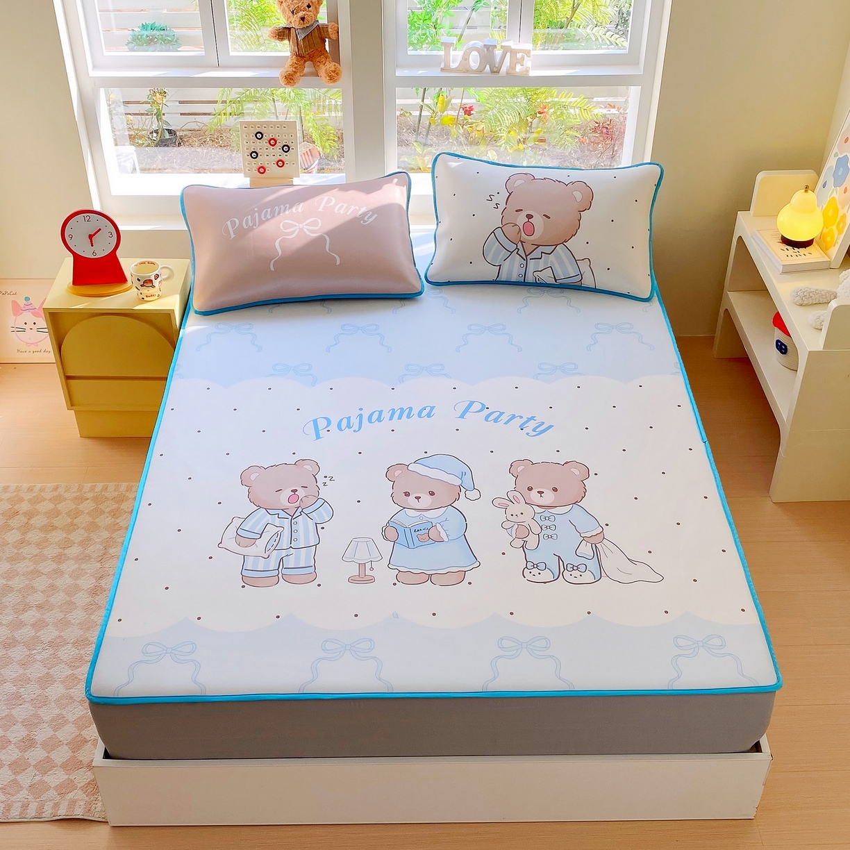 91家纺网 家纺一手货源 找家纺 莱米家纺 2026新款大版小冰皮床笠床席 熊熊派对床笠