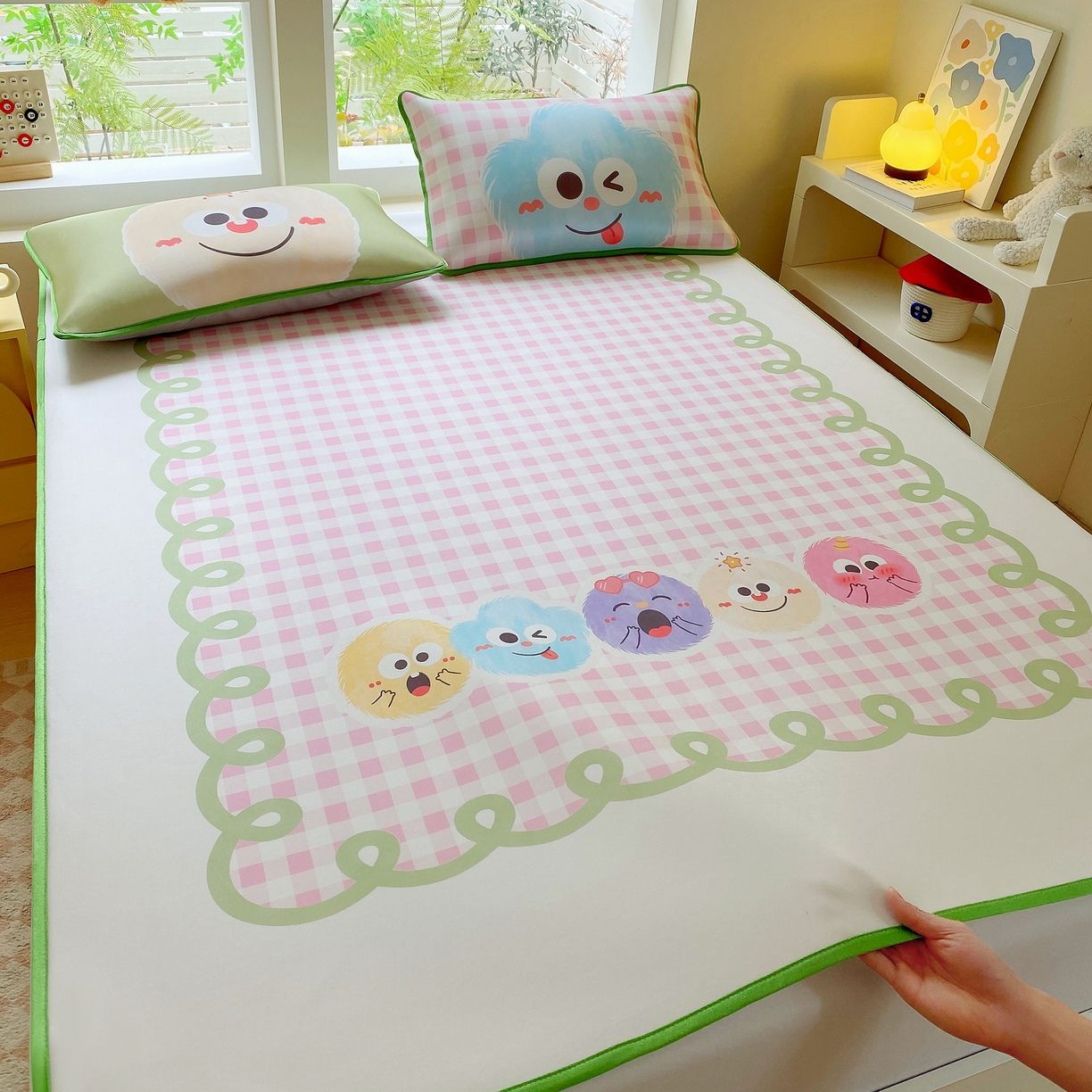 91家纺网 家纺一手货源 找家纺 莱米家纺 2026新款大版小冰皮床笠床席 可爱球球床席