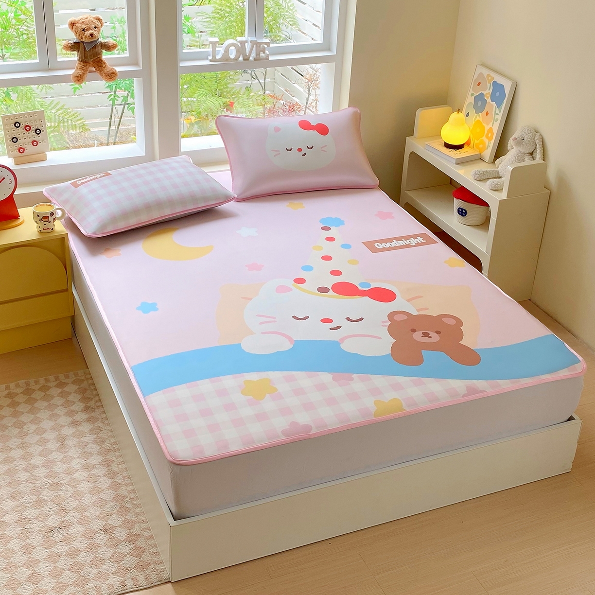 91家纺网 家纺一手货源 找家纺 莱米家纺 2026新款大版小冰皮床笠床席 晚安小猫床席