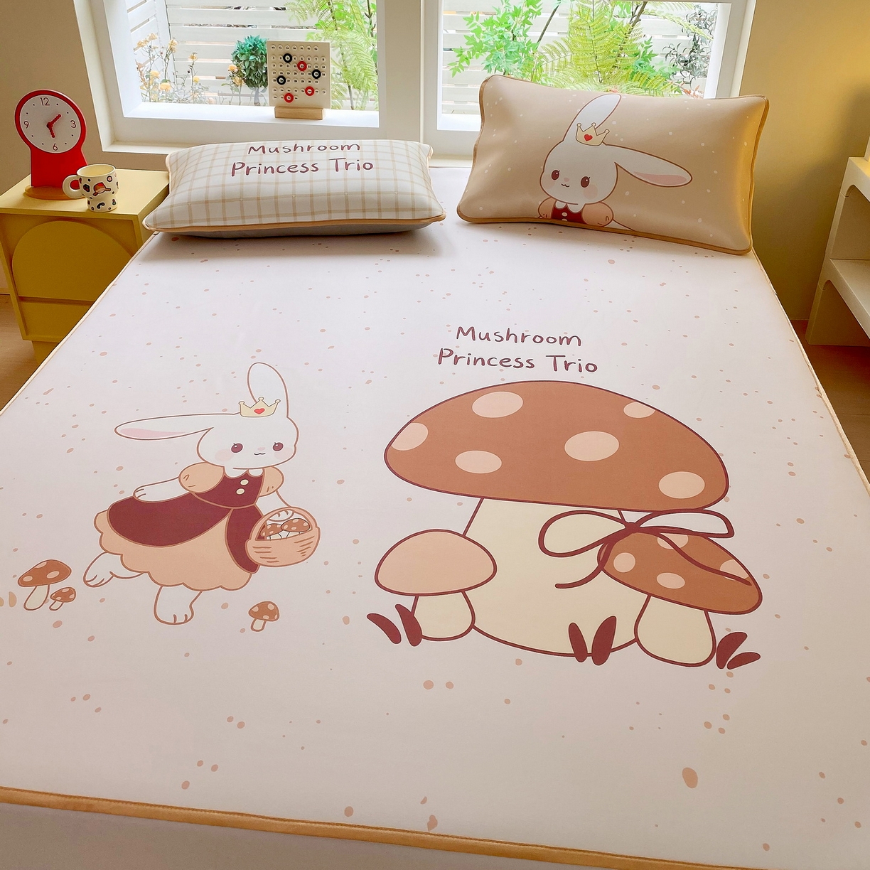 91家纺网 家纺一手货源 找家纺 莱米家纺 2026新款大版小冰皮床笠床席 蘑菇小兔床席