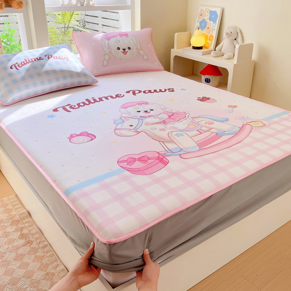 91家纺网 家纺一手货源 找家纺 莱米家纺 2026新款大版小冰皮床笠床席 木马奇缘床笠