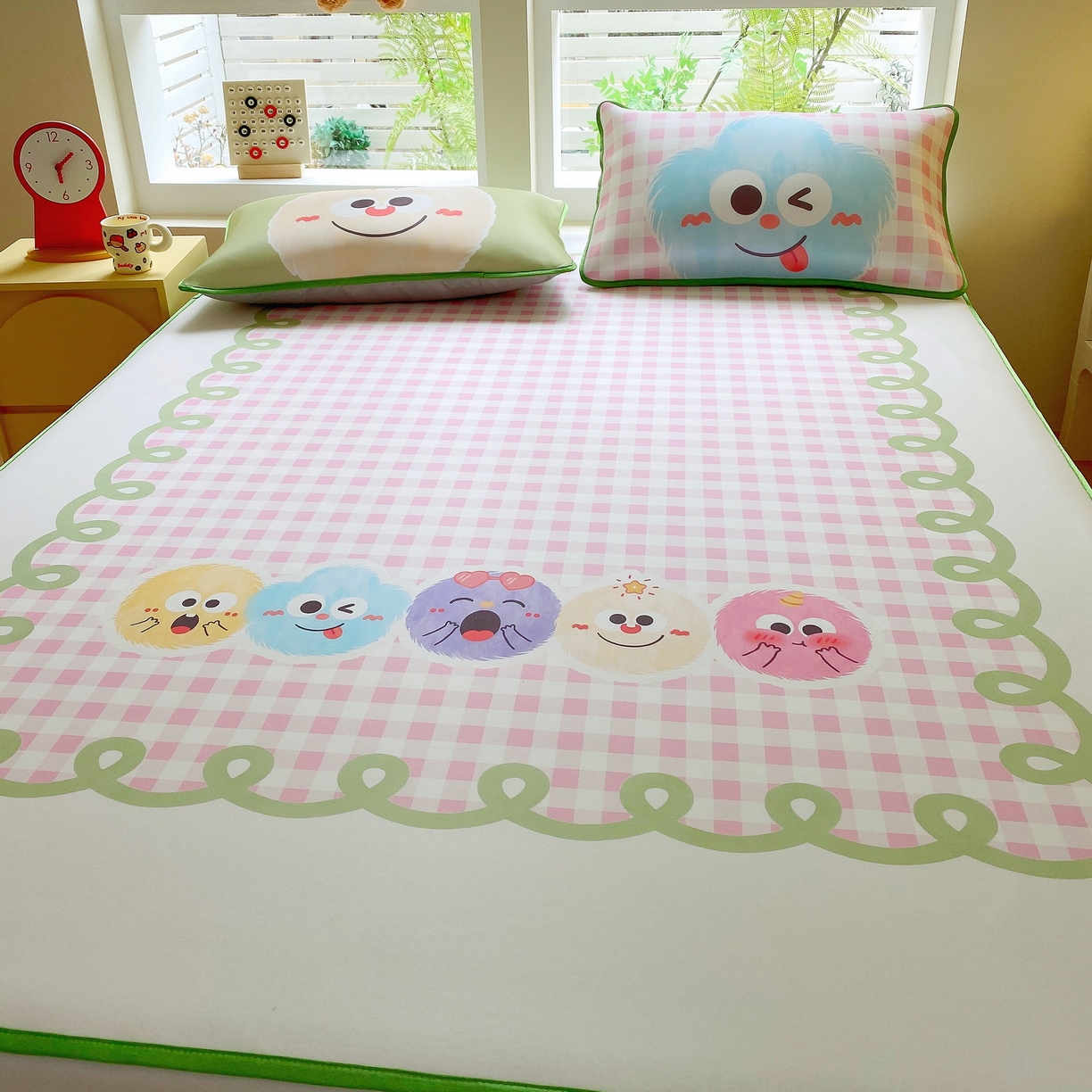 91家纺网 家纺一手货源 找家纺 莱米家纺 2026新款大版小冰皮床笠床席 可爱球球床席