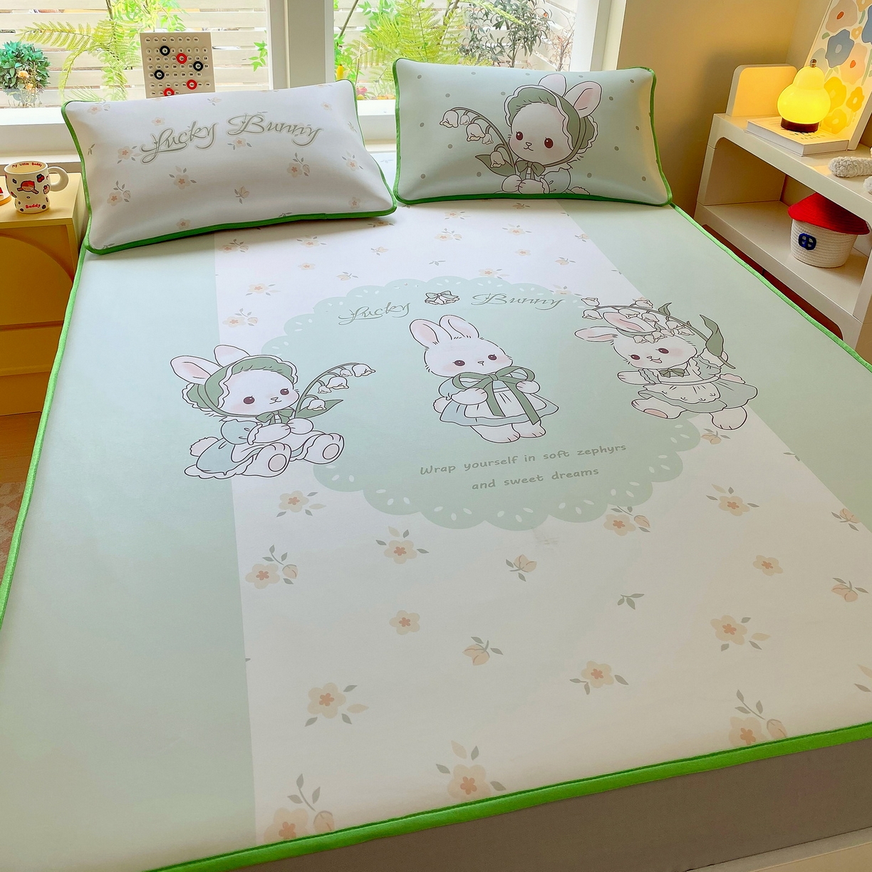 91家纺网 家纺一手货源 找家纺 莱米家纺 2026新款大版小冰皮床笠床席 甜美小兔床笠