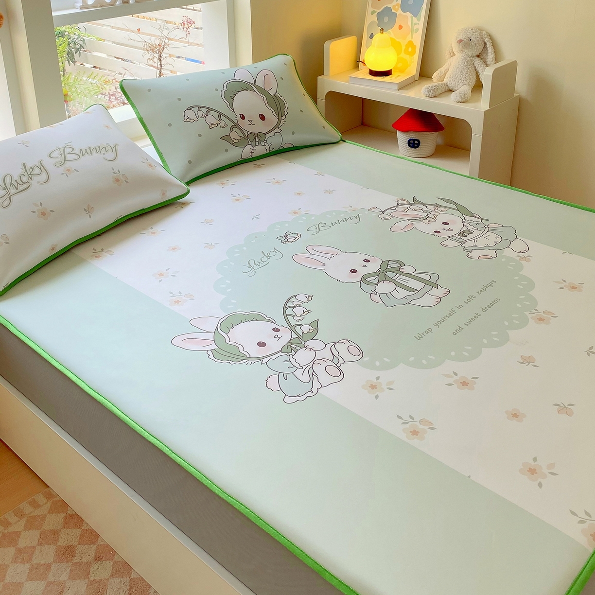 91家纺网 家纺一手货源 找家纺 莱米家纺 2026新款大版小冰皮床笠床席 甜美小兔床笠