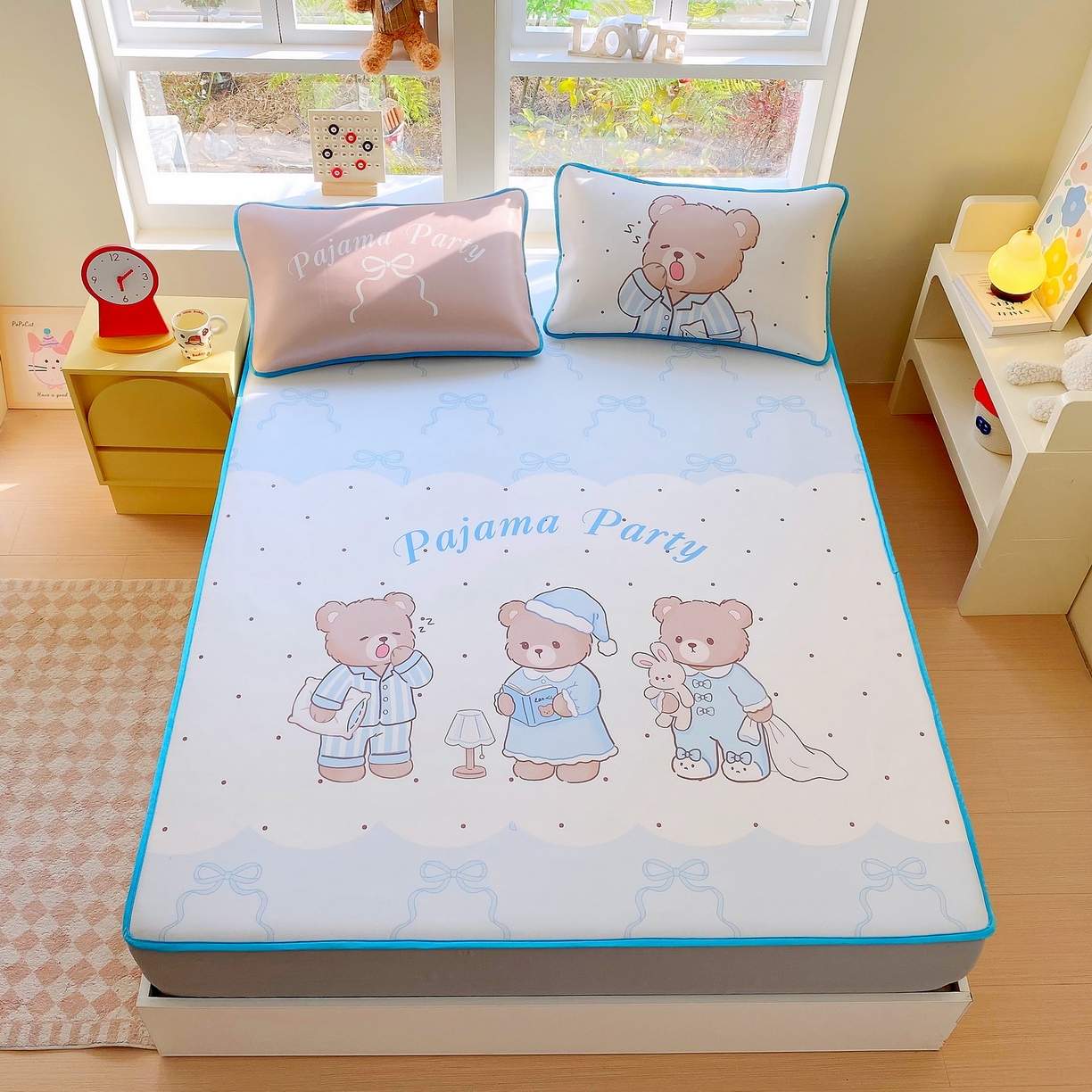 91家纺网 家纺一手货源 找家纺 莱米家纺 2026新款大版小冰皮床笠床席 熊熊派对床笠