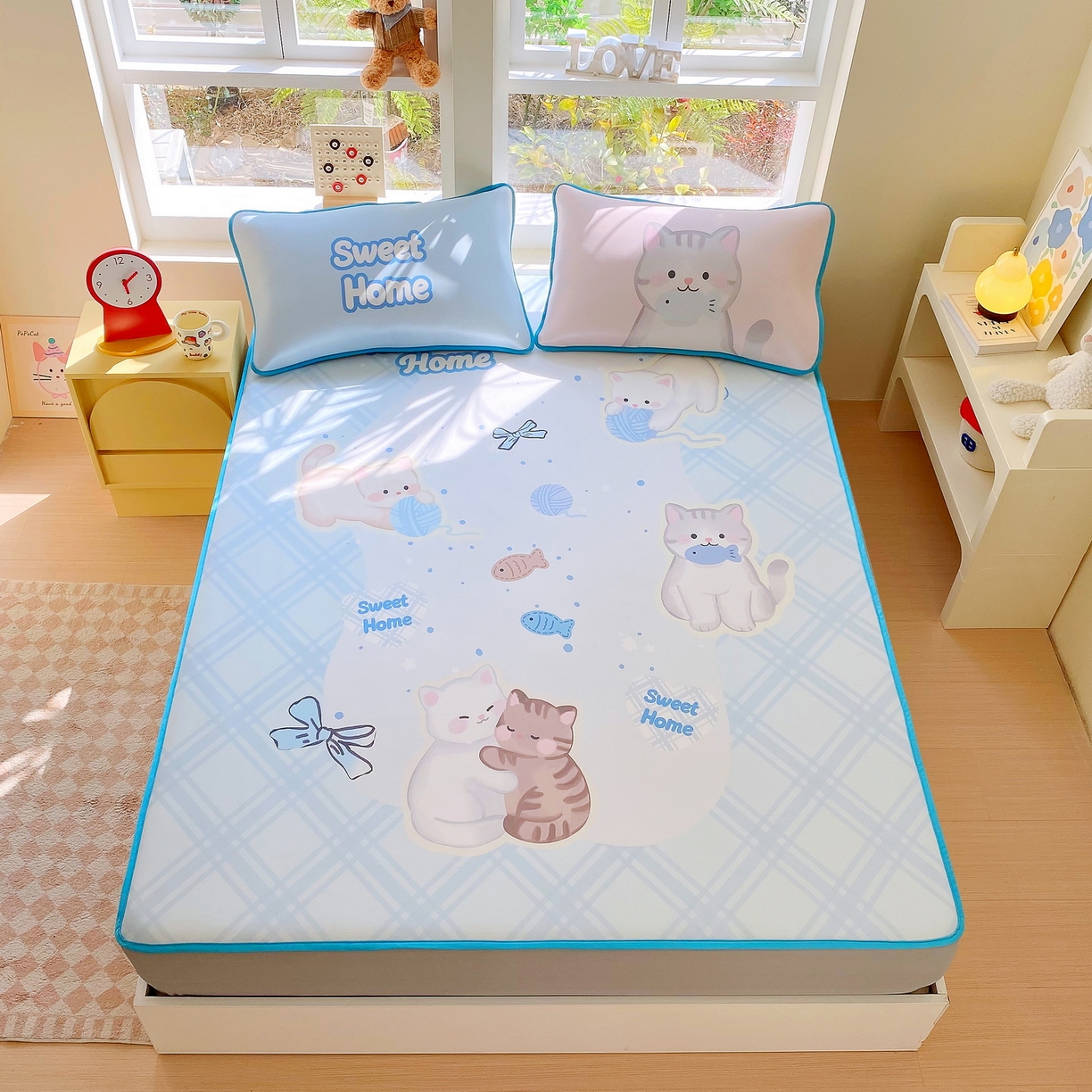 91家纺网 家纺一手货源 找家纺 莱米家纺 2026新款大版小冰皮床笠床席 甜心猫咪床笠