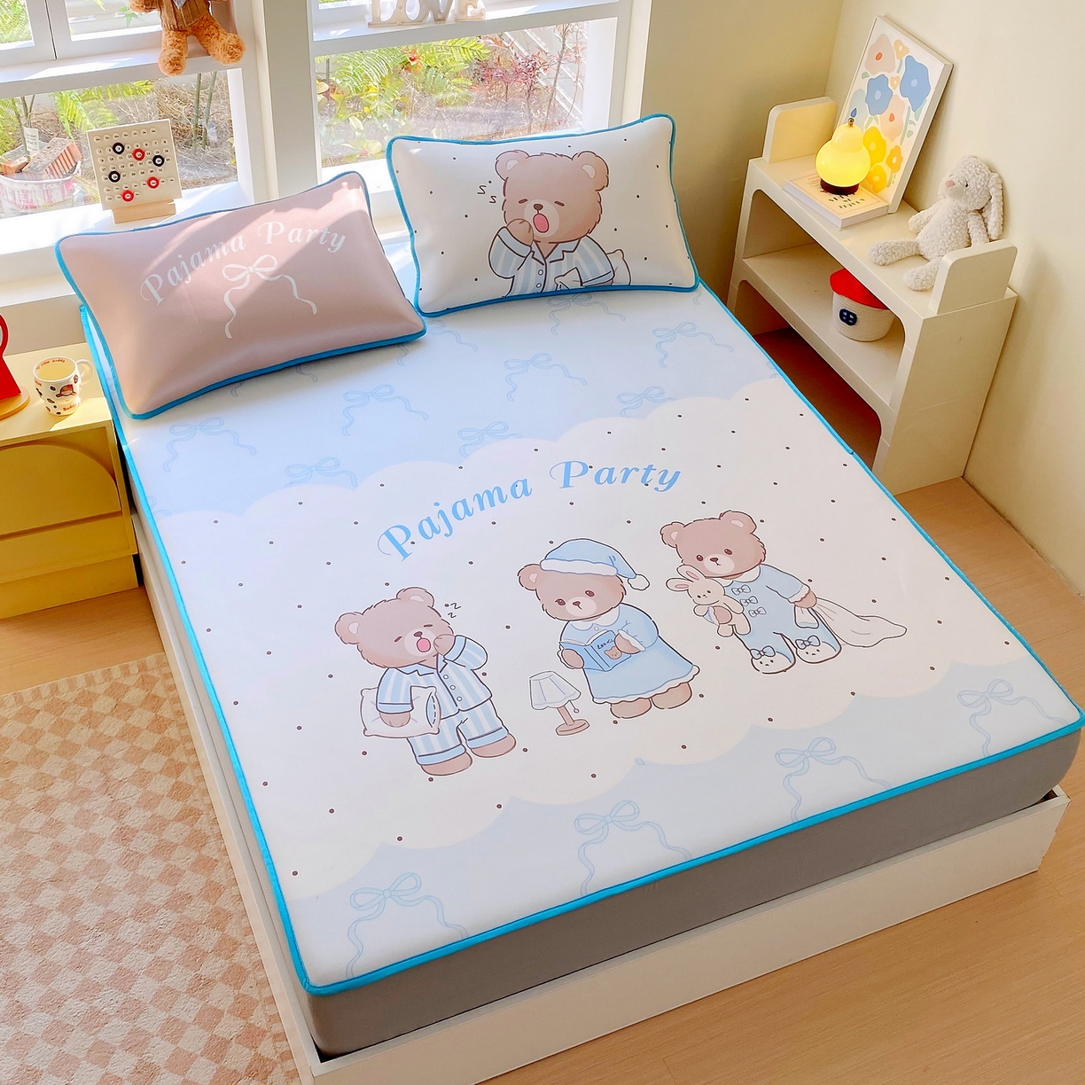 91家纺网 家纺一手货源 找家纺 莱米家纺 2026新款大版小冰皮床笠床席 熊熊派对床笠