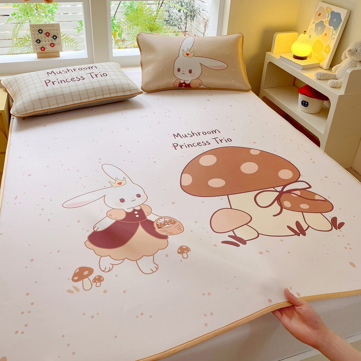 91家纺网 家纺一手货源 找家纺 莱米家纺 2026新款大版小冰皮床笠床席 蘑菇小兔床席