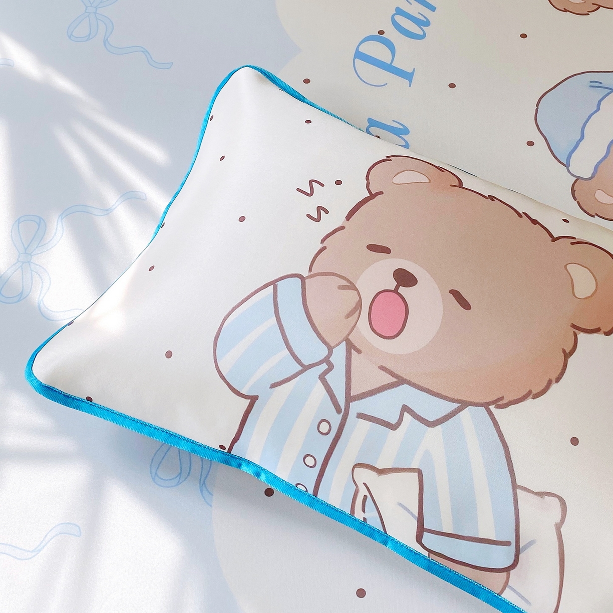 91家纺网 家纺一手货源 找家纺 莱米家纺 2026新款大版小冰皮床笠床席 熊熊派对床席