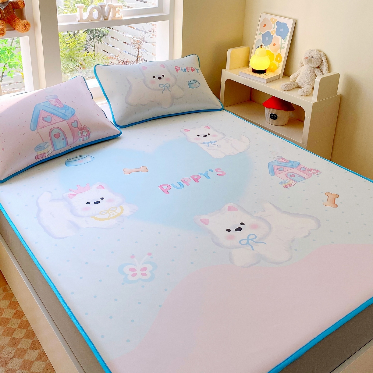 91家纺网 家纺一手货源 找家纺 莱米家纺 2026新款大版小冰皮床笠床席 乐园小狗床笠