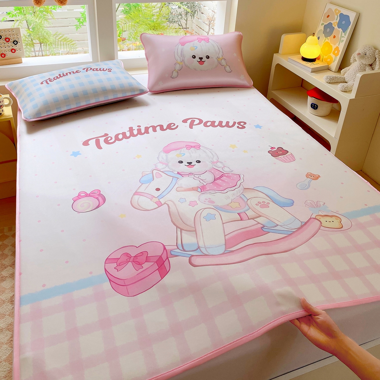 91家纺网 家纺一手货源 找家纺 莱米家纺 2026新款大版小冰皮床笠床席 木马奇缘床席