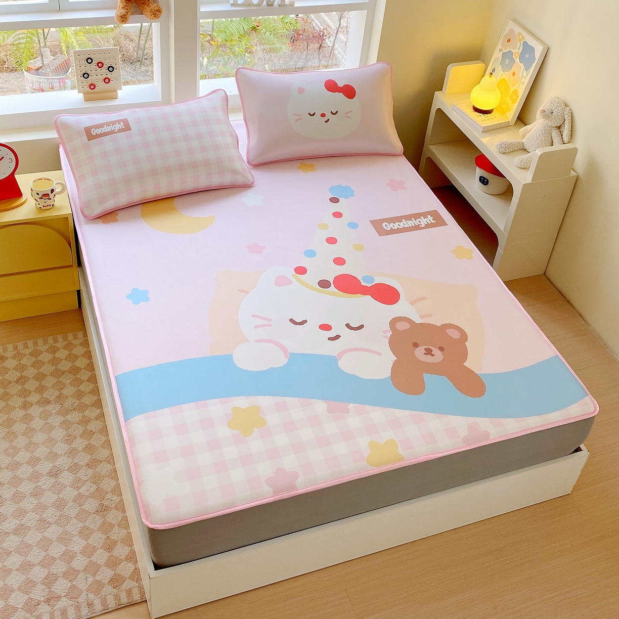 91家纺网 家纺一手货源 找家纺 莱米家纺 2026新款大版小冰皮床笠床席 晚安小猫床笠