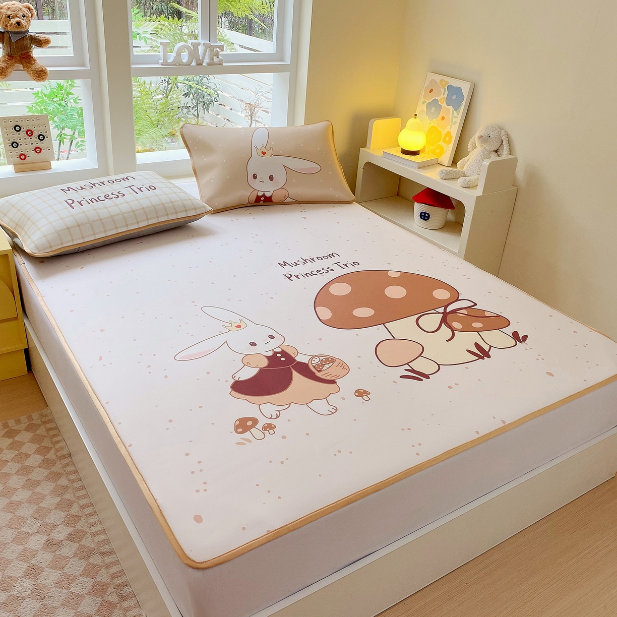 91家纺网 家纺一手货源 找家纺 莱米家纺 2026新款大版小冰皮床笠床席 蘑菇小兔床席