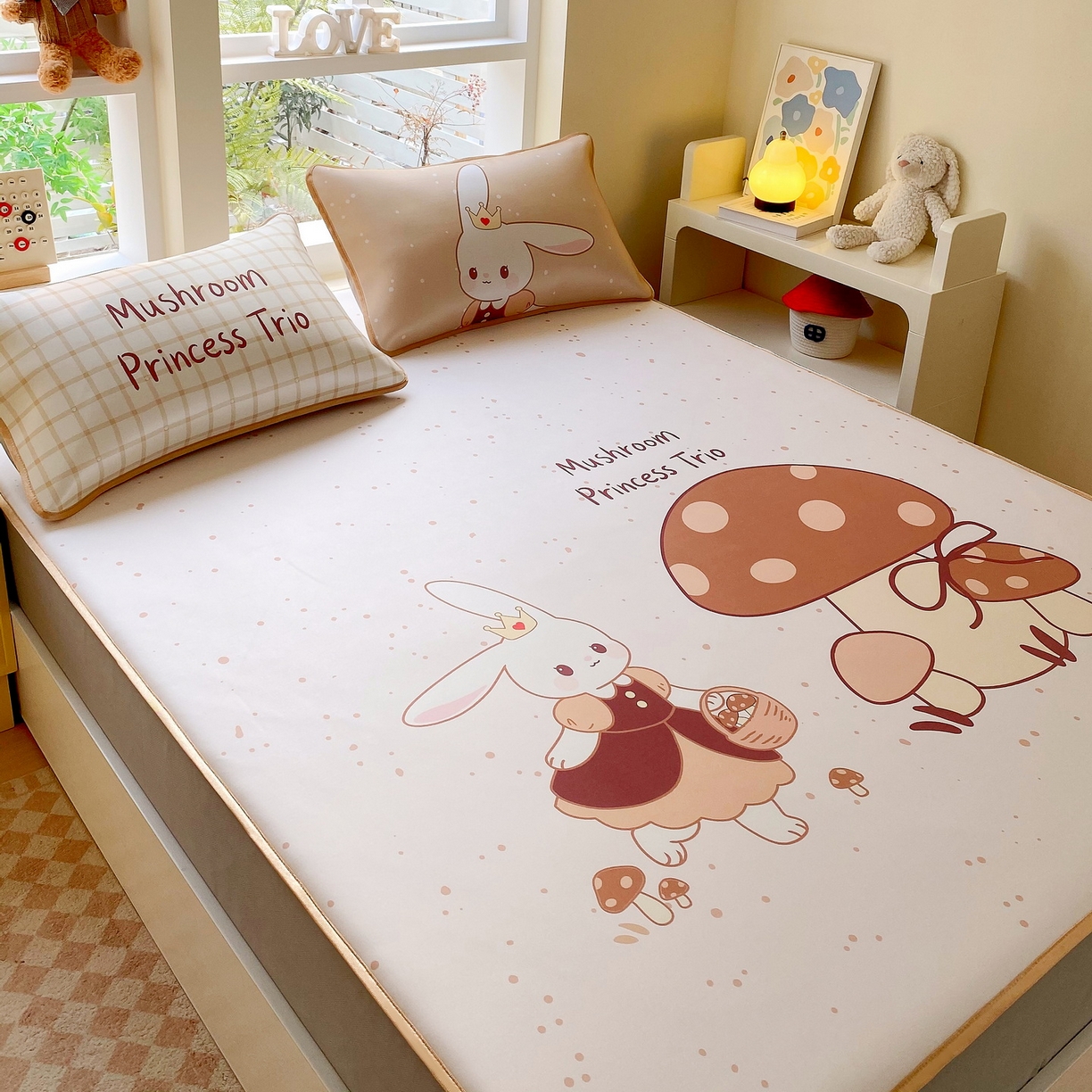 91家纺网 家纺一手货源 找家纺 莱米家纺 2026新款大版小冰皮床笠床席 蘑菇小兔床笠