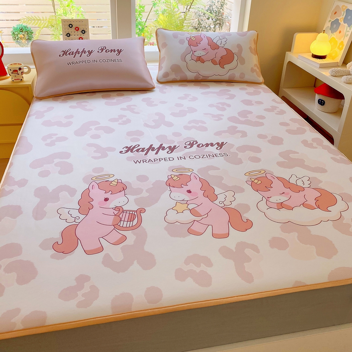 91家纺网 家纺一手货源 找家纺 莱米家纺 2026新款大版小冰皮床笠床席 快乐小狗床笠