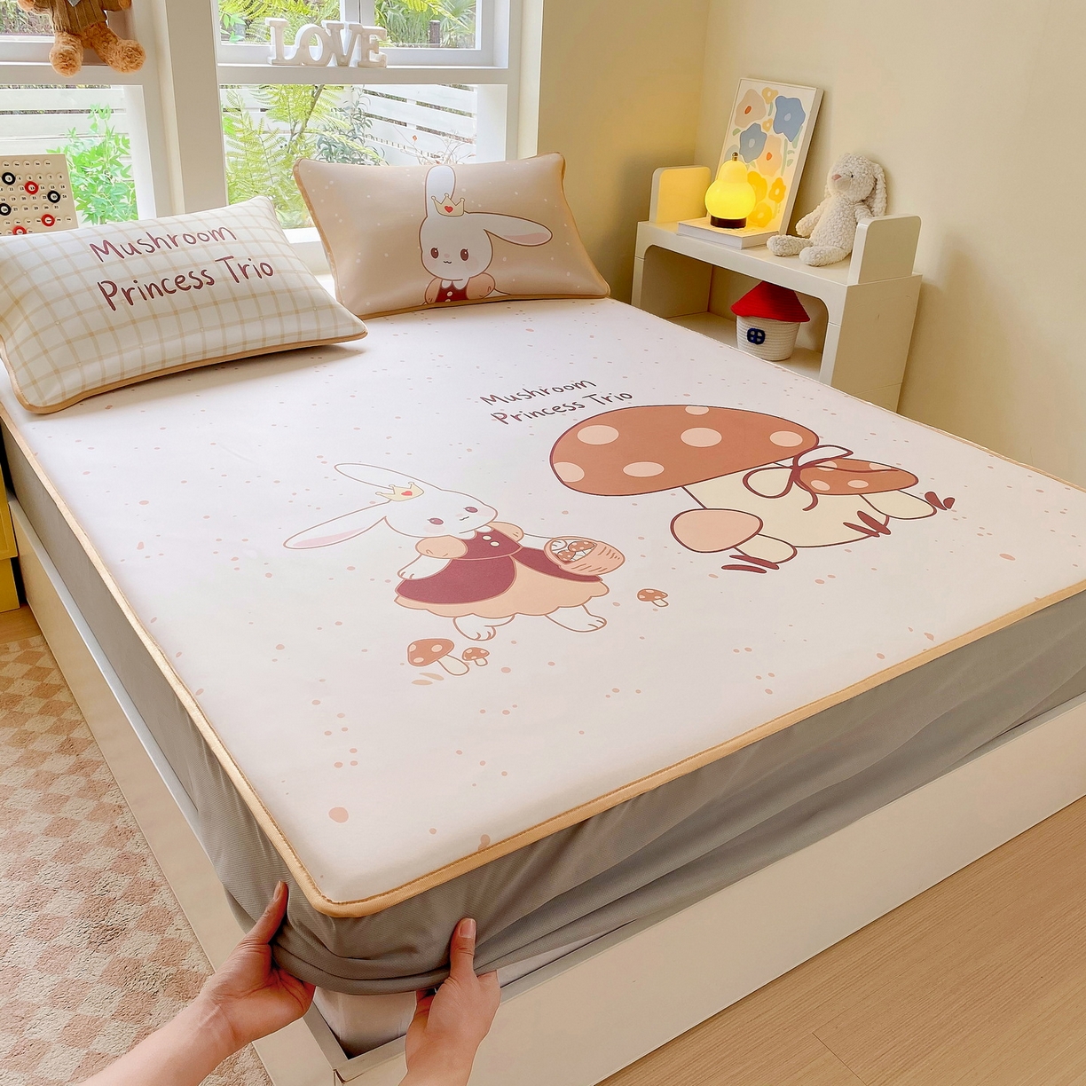 91家纺网 家纺一手货源 找家纺 莱米家纺 2026新款大版小冰皮床笠床席 蘑菇小兔床笠