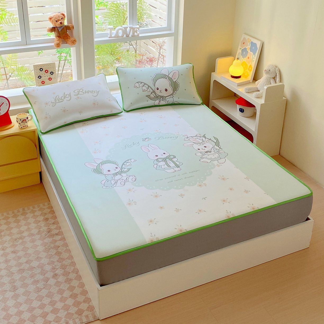 91家纺网 家纺一手货源 找家纺 莱米家纺 2026新款大版小冰皮床笠床席 甜美小兔床笠