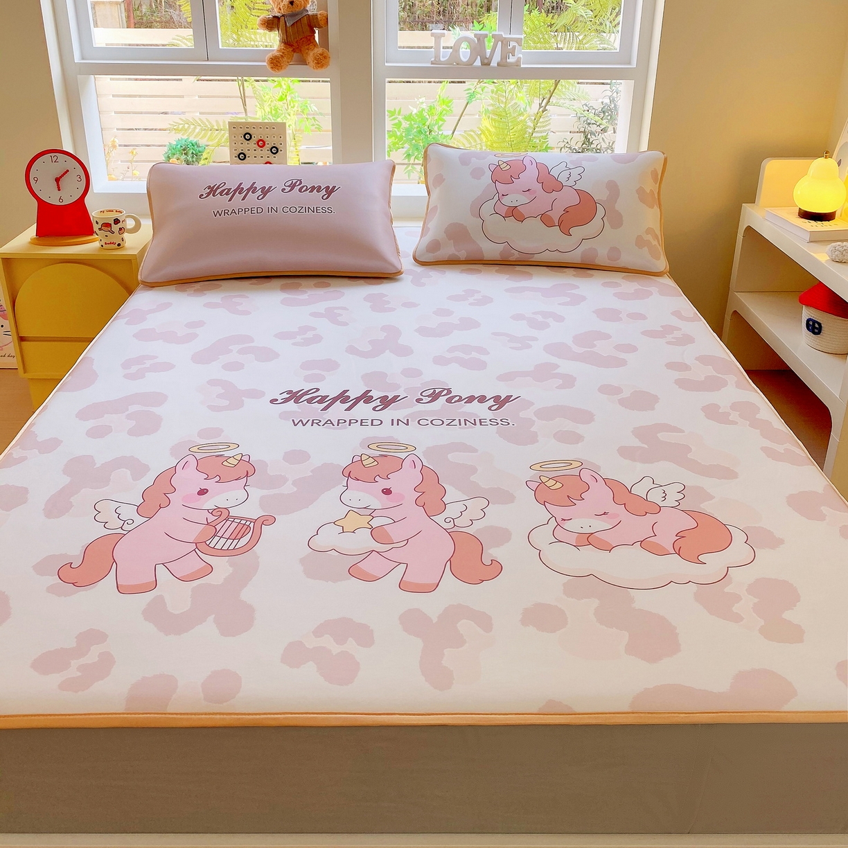 91家纺网 家纺一手货源 找家纺 莱米家纺 2026新款大版小冰皮床笠床席 快乐小狗床笠