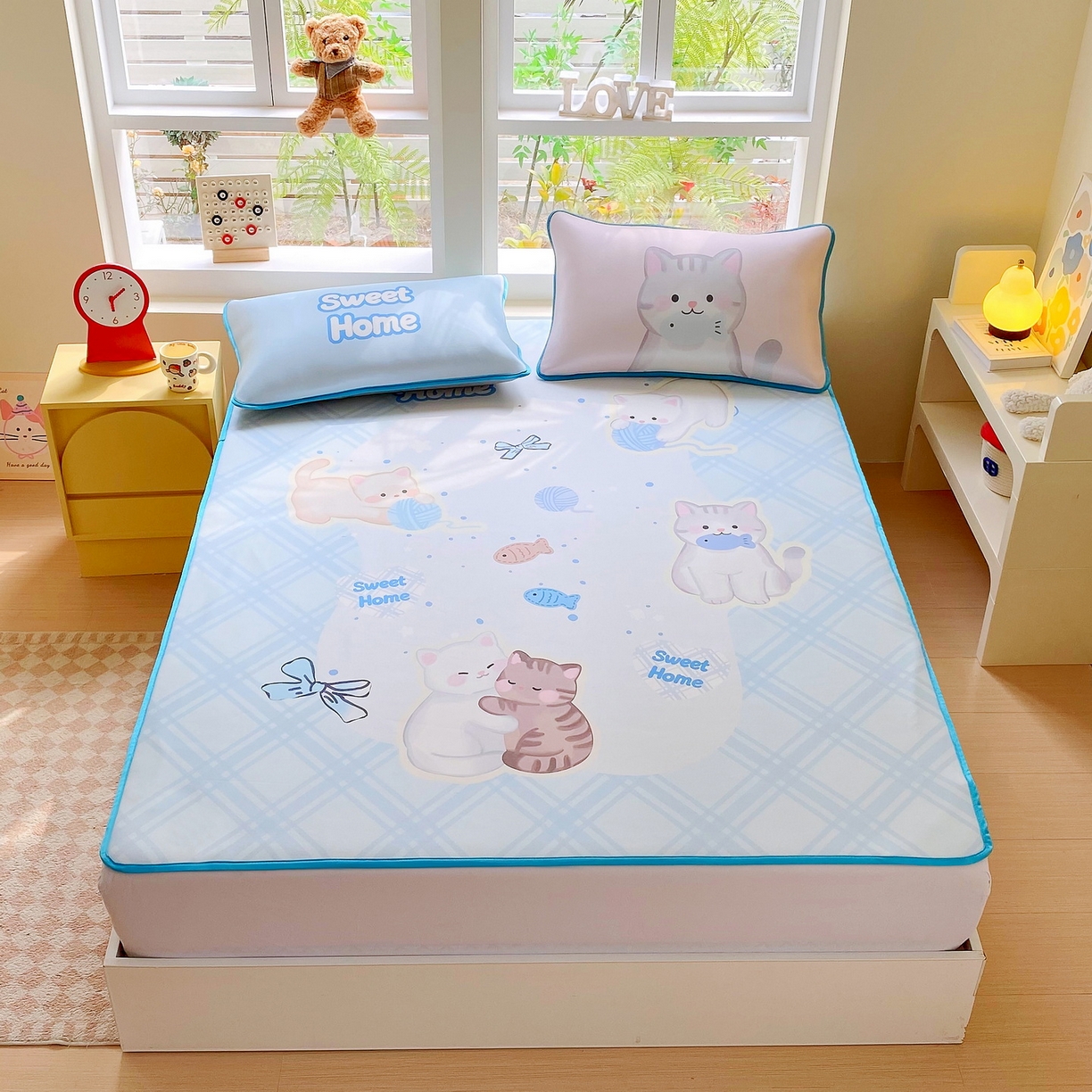 91家纺网 家纺一手货源 找家纺 莱米家纺 2026新款大版小冰皮床笠床席 甜心猫咪床席