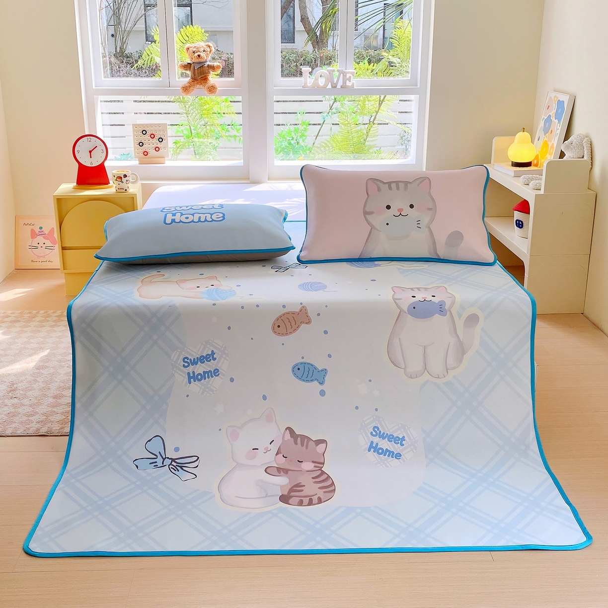 91家纺网 家纺一手货源 找家纺 莱米家纺 2026新款大版小冰皮床笠床席 甜心猫咪床席