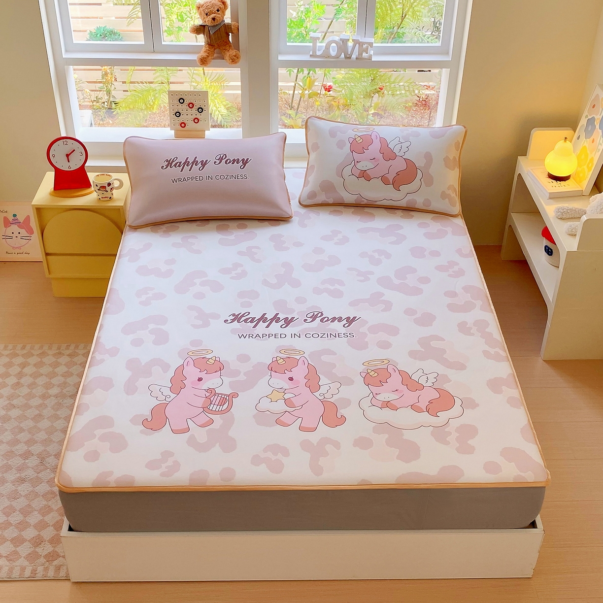 91家纺网 家纺一手货源 找家纺 莱米家纺 2026新款大版小冰皮床笠床席 快乐小狗床笠