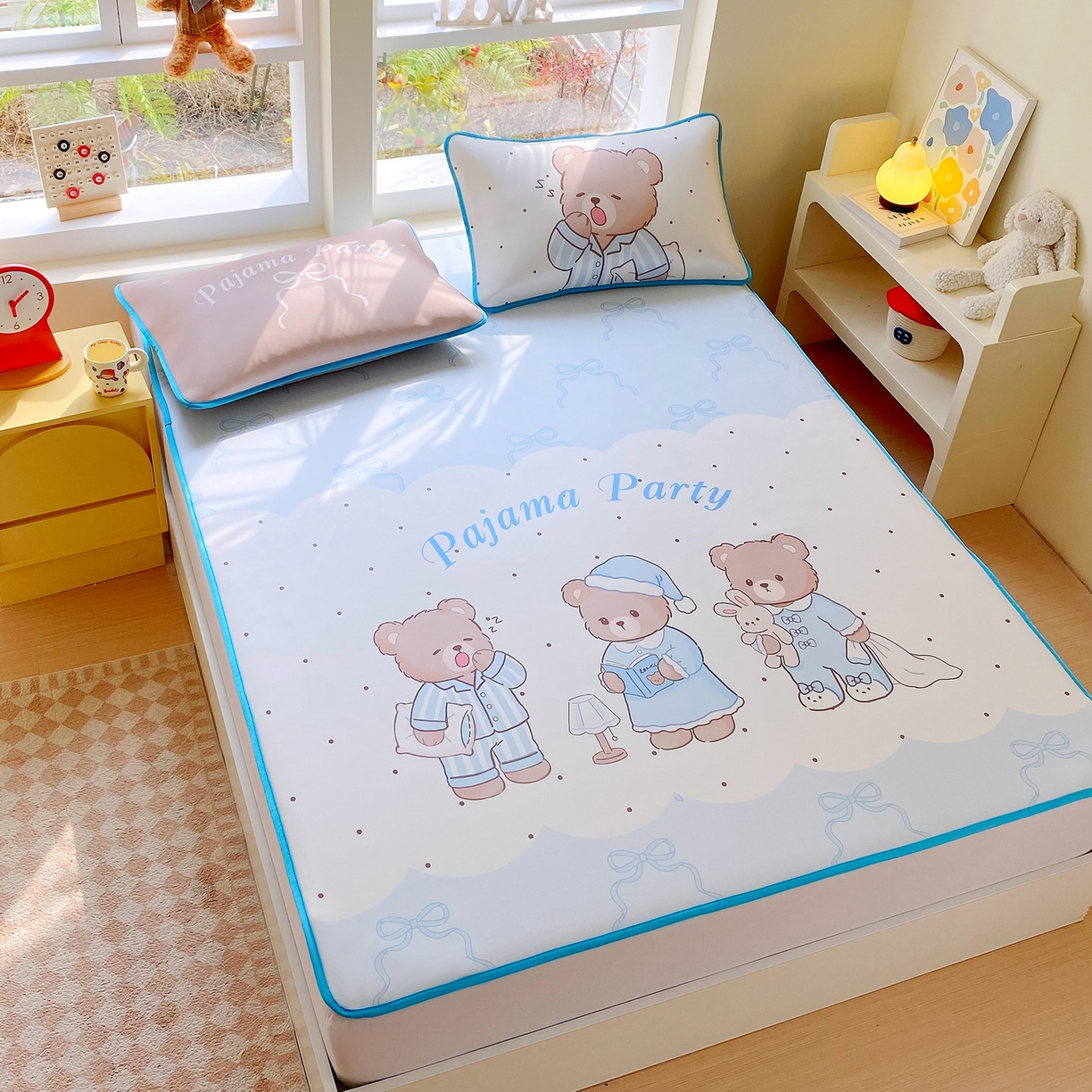 91家纺网 家纺一手货源 找家纺 莱米家纺 2026新款大版小冰皮床笠床席 熊熊派对床席