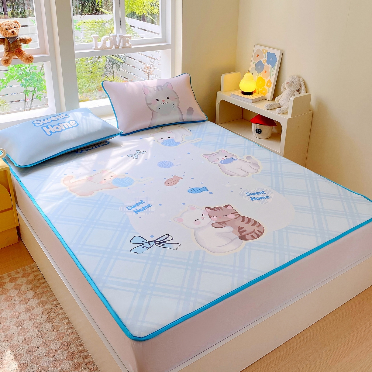 91家纺网 家纺一手货源 找家纺 莱米家纺 2026新款大版小冰皮床笠床席 甜心猫咪床席