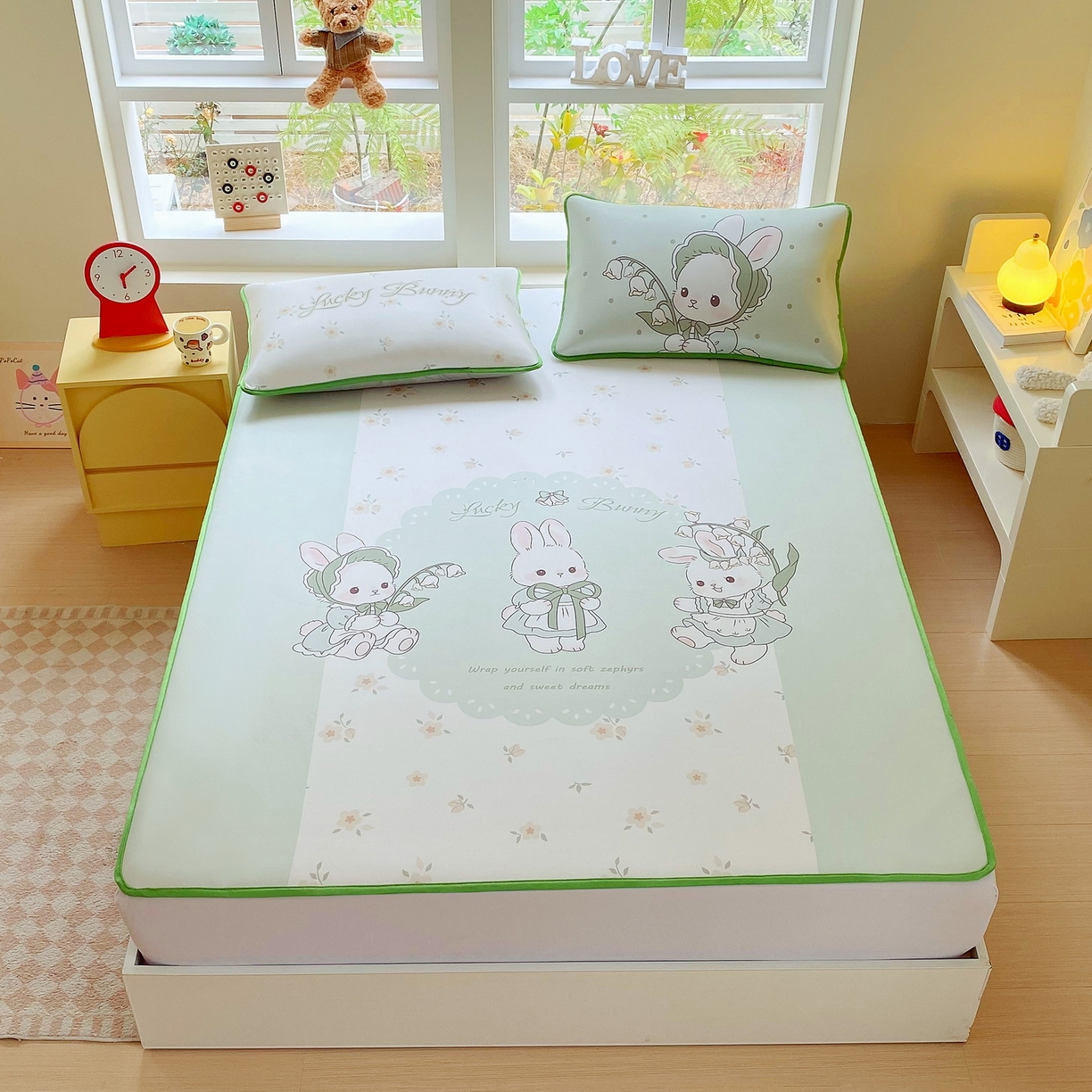 91家纺网 家纺一手货源 找家纺 莱米家纺 2026新款大版小冰皮床笠床席 甜美小兔床席