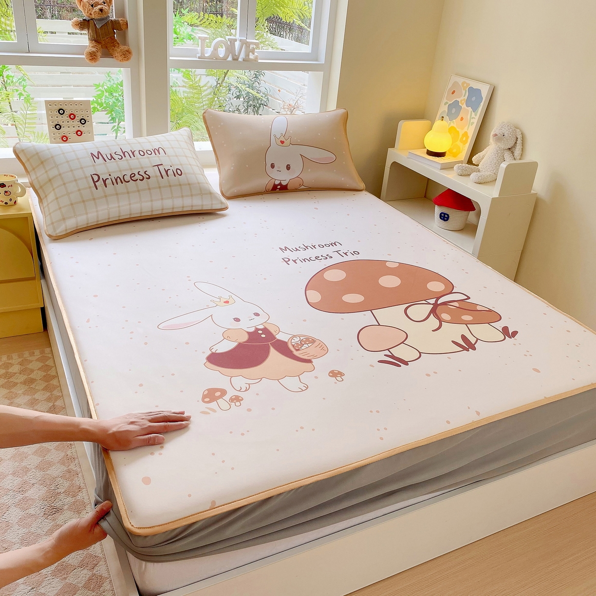 91家纺网 家纺一手货源 找家纺 莱米家纺 2026新款大版小冰皮床笠床席 蘑菇小兔床笠