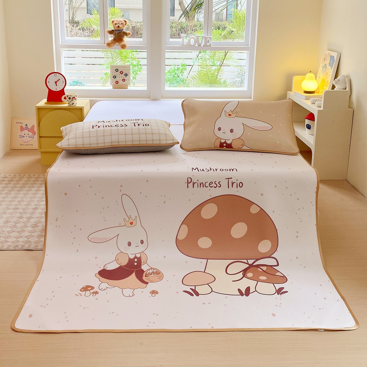 91家纺网 家纺一手货源 找家纺 莱米家纺 2026新款大版小冰皮床笠床席 蘑菇小兔床席