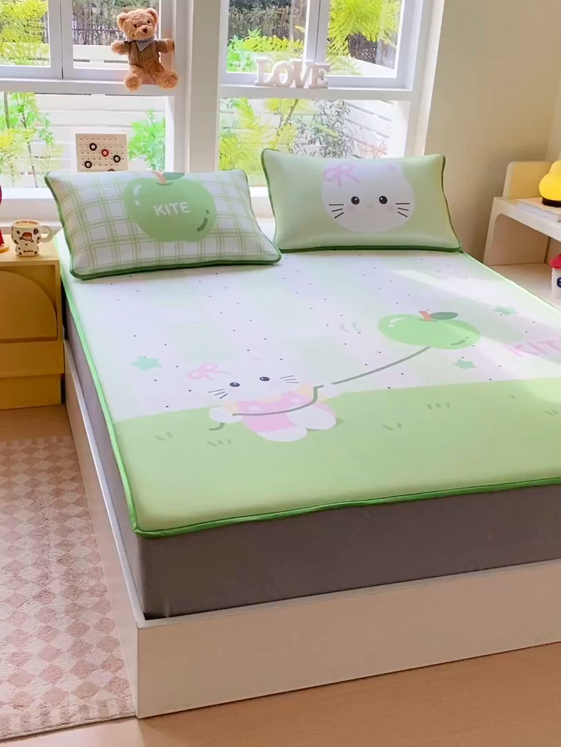 91家纺网 家纺一手货源 找家纺 莱米家纺 2026新款大版小冰皮床笠床席 猫咪气球床笠