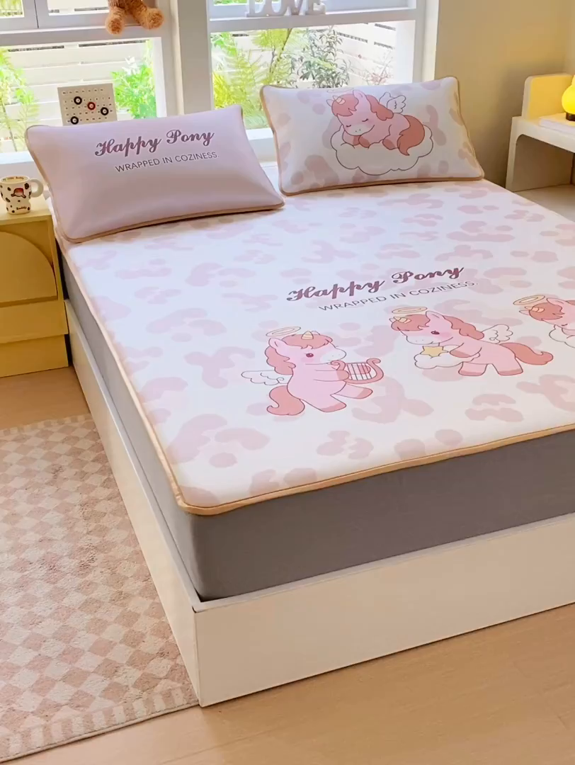 91家纺网 家纺一手货源 找家纺 莱米家纺 2026新款大版小冰皮床笠床席 快乐小狗床笠