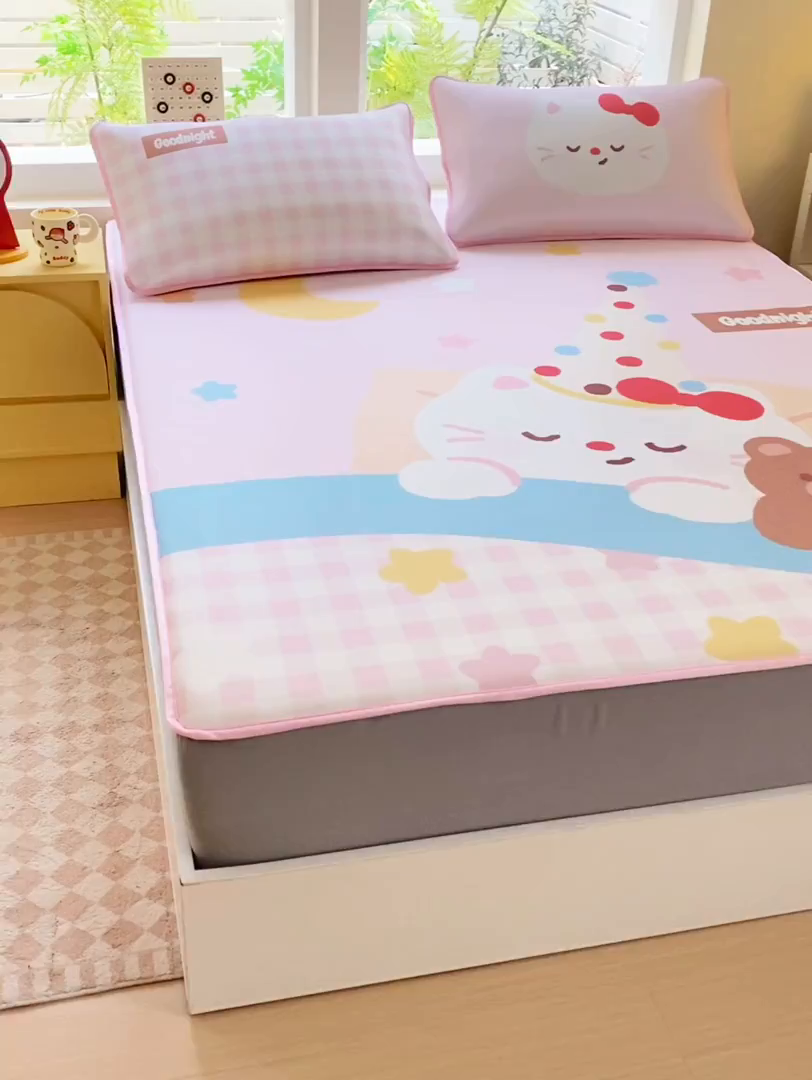 91家纺网 家纺一手货源 找家纺 莱米家纺 2026新款大版小冰皮床笠床席 晚安小猫床笠