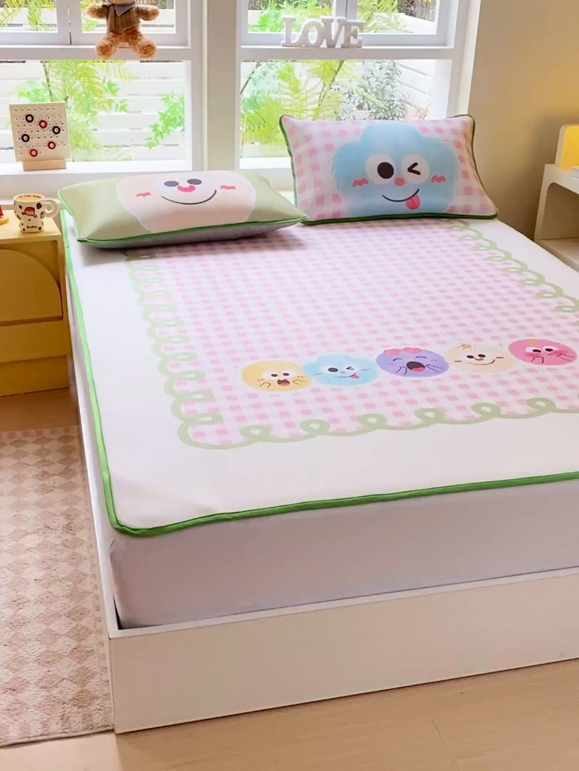 91家纺网 家纺一手货源 找家纺 莱米家纺 2026新款大版小冰皮床笠床席 可爱球球床席