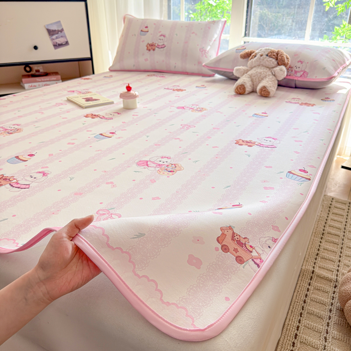 91家纺网 家纺一手货源 找家纺 莱米家纺 2026新款小版小冰皮软席 奶萌小狗