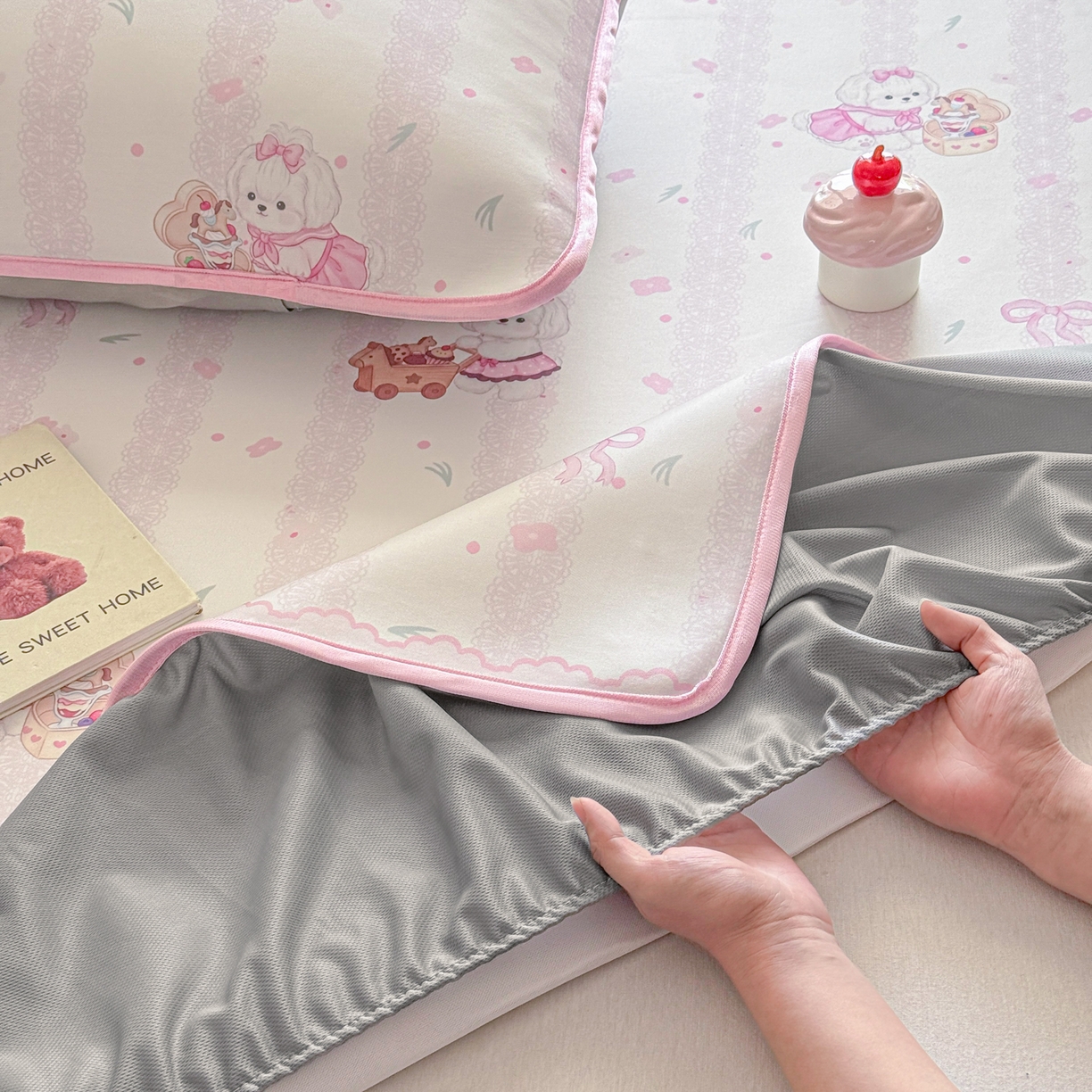 91家纺网 家纺一手货源 找家纺 莱米家纺 2026新款小版小冰皮软席 奶萌小狗